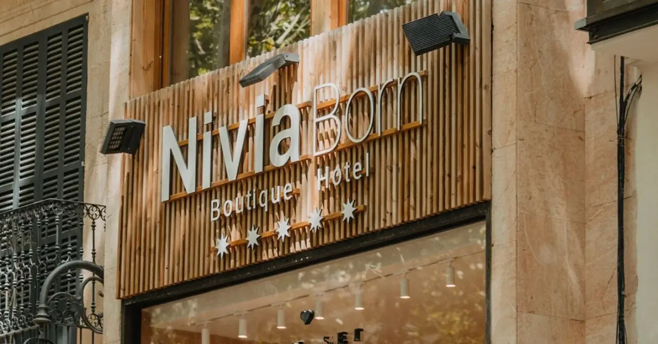 Apertura-Nivia-Born-Boutique-Hotels-e1713780987857-1 1