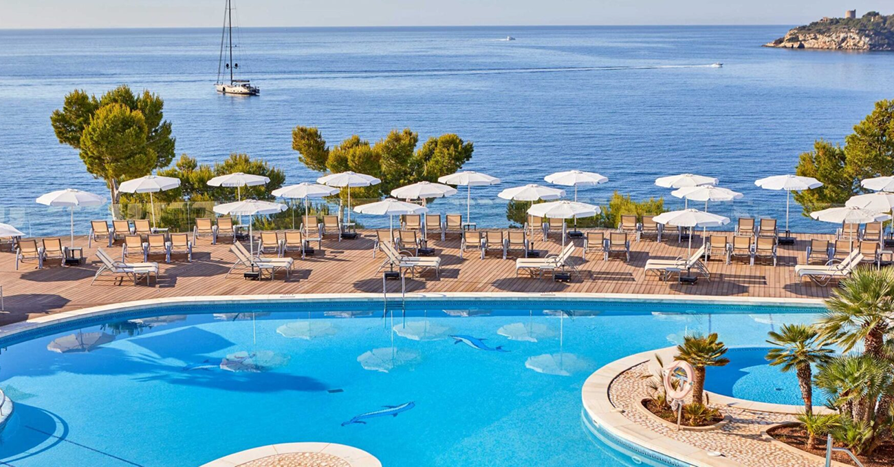 HOTEL-PONENT-MAR-107-web-scaled-e1713798660139-1920x912 1