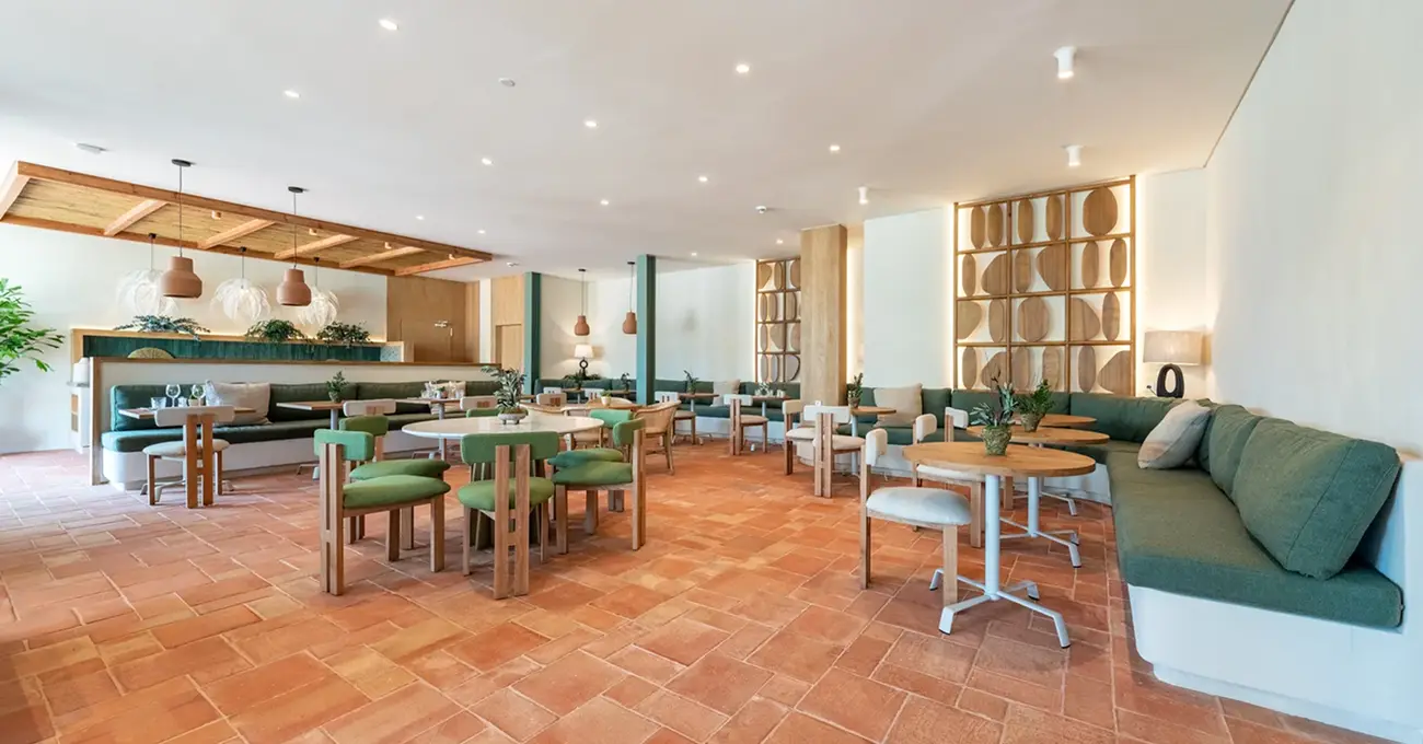 LS004CN-R.Web-0059 1