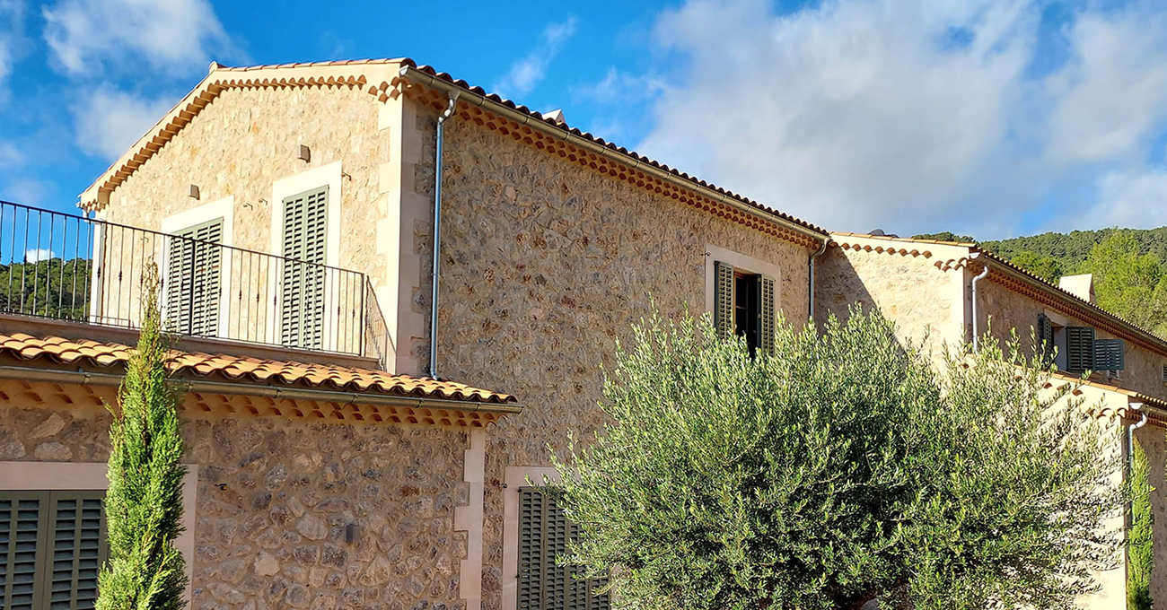 llullsastre__0002_b_villa_puigpunyent 1